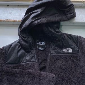 THE NORTH FACE HOODED JACKET